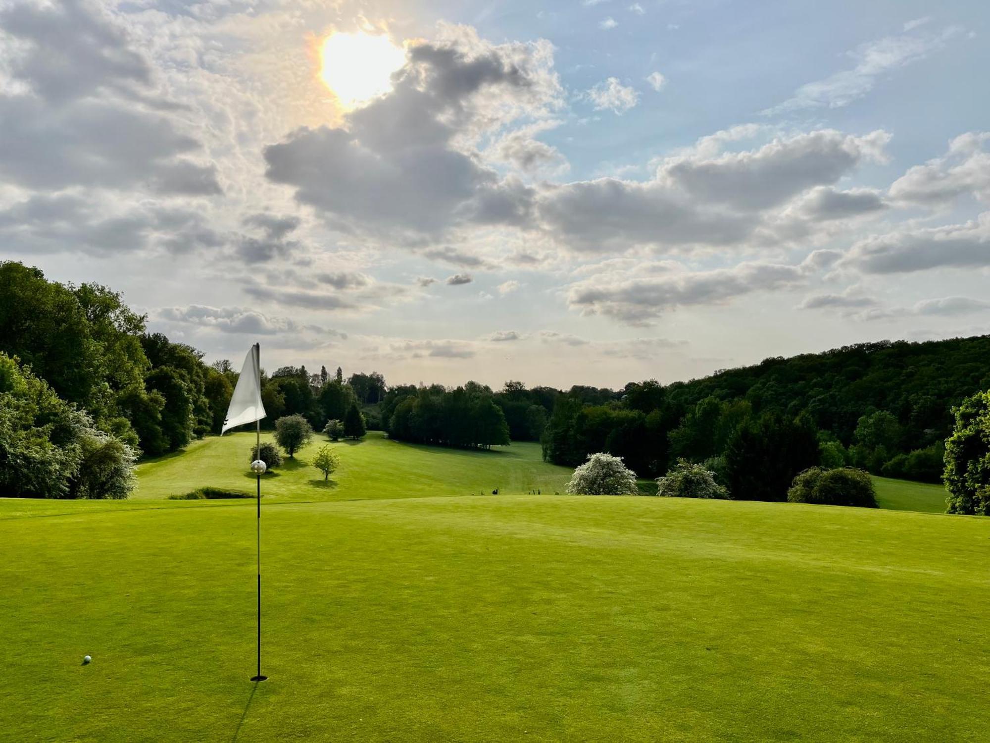 Golf & Hotel De Falnuee Mazy ภายนอก รูปภาพ