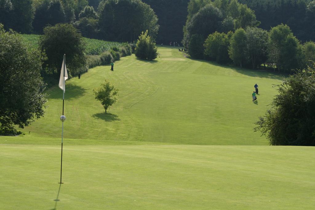 Golf & Hotel De Falnuee Mazy ภายนอก รูปภาพ