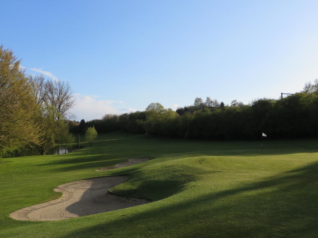 Golf & Hotel De Falnuee Mazy ภายนอก รูปภาพ